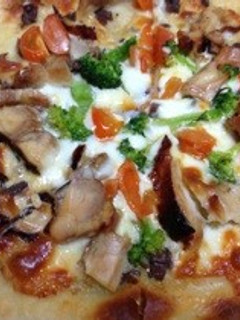 チーズクリスピーピザ〜アンチョビのっけ。-レシピのメイン写真