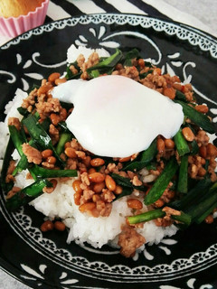 ピリ辛納豆ニラ丼♪-レシピのメイン写真