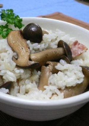 ごろごろしめじの洋風混ぜご飯-レシピのメイン写真