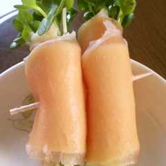 รูปของ ✿生ハムとチーズのかいわれ巻き✿