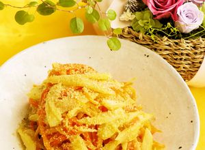 生姜風味☆人参とセロリの胡麻味噌炒め-レシピのメイン写真