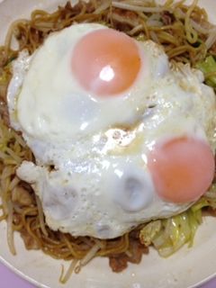 とろ~り目玉焼き付焼きそば♪-レシピのメイン写真
