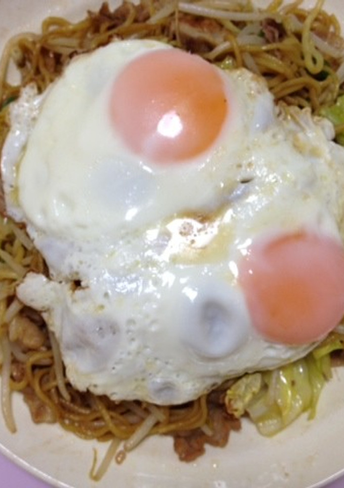 とろ～り目玉焼き付焼きそば♪-レシピのメイン写真