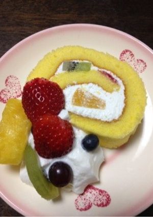 フルーツたっぷりロールケーキ-レシピのメイン写真