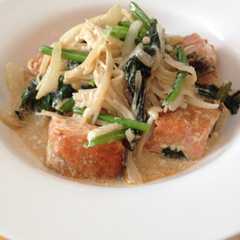 A picture of レンジで簡単！鮭と野菜のマヨポン蒸し.