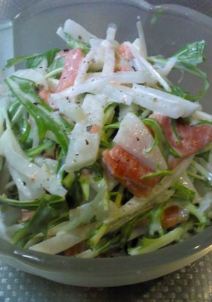 簡単3分♪水菜とスモークサーモンのサラダ-レシピのメイン写真