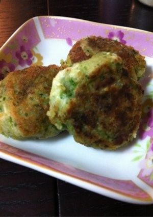 ハンペン、豆苗、エビのふんわり焼き-レシピのメイン写真