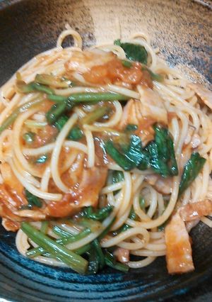 定番☆ほうれん草とベーコンのトマトスパ-レシピのメイン写真