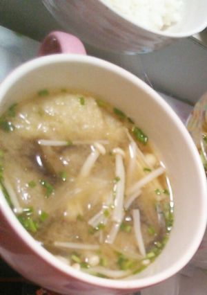 コクと旨みのなすとえのきのゴマ味噌汁-レシピのメイン写真