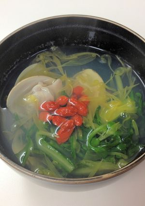 蛤と春菊のお吸い物-レシピのメイン写真