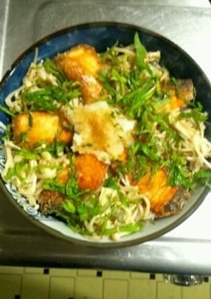 ３月５日晩飯【鮭パン粉焼おろしソース丼】-レシピのメイン写真