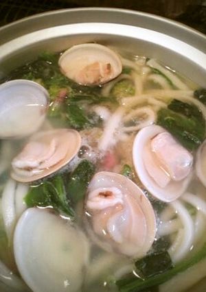 めんつゆでハマグリとわかめのうどん-レシピのメイン写真