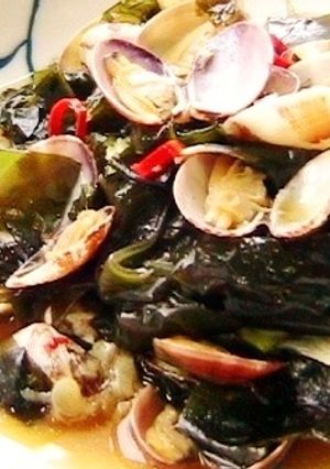 ピリ辛♪あさりとわかめのにんにく醤油炒め-レシピのメイン写真