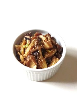 ご飯のお供に♪冷凍きのことサバ缶の甘辛煮-レシピのメイン写真