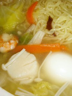 おひとりさま♪「中華丼の素」で、五目麺鍋-レシピのメイン写真