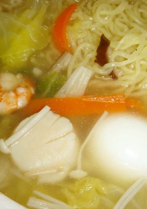 おひとりさま♪「中華丼の素」で、五目麺鍋-レシピのメイン写真