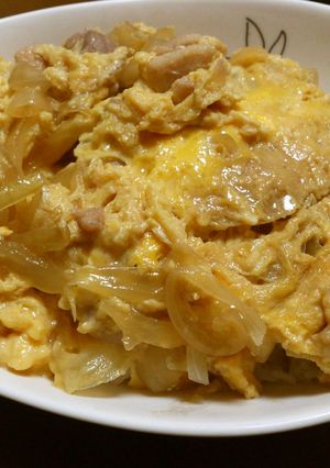 簡単！フライパンで家族全員分の親子丼-レシピのメイン写真