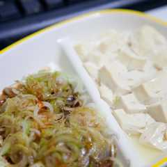 รูปของ 男はネギと豆腐を喰らえ！チンする湯豆腐♪