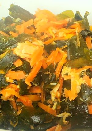 給食の味☆わかめとツナとにんじんの炒め物-レシピのメイン写真
