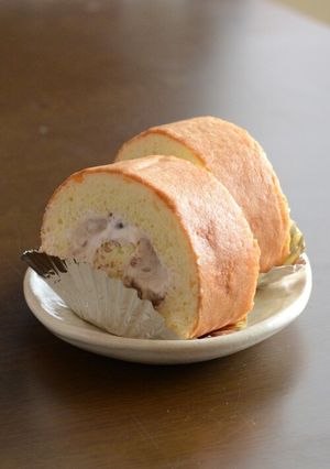 煮崩れた金時豆がロールケーキに変身！-レシピのメイン写真