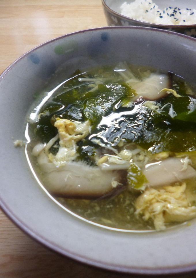 きのことわかめ入り・かきたま汁-レシピのメイン写真