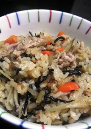 ひじき・ごぼう・豚肉ご飯-レシピのメイン写真