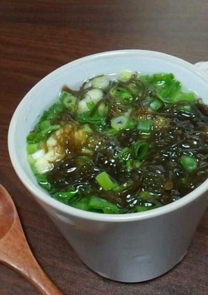 カップもずくでぽかぽかスープ-レシピのメイン写真