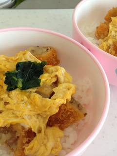 ひとりご飯＊コロッケ丼。 by きいのこ。 【クックパッド】 簡単