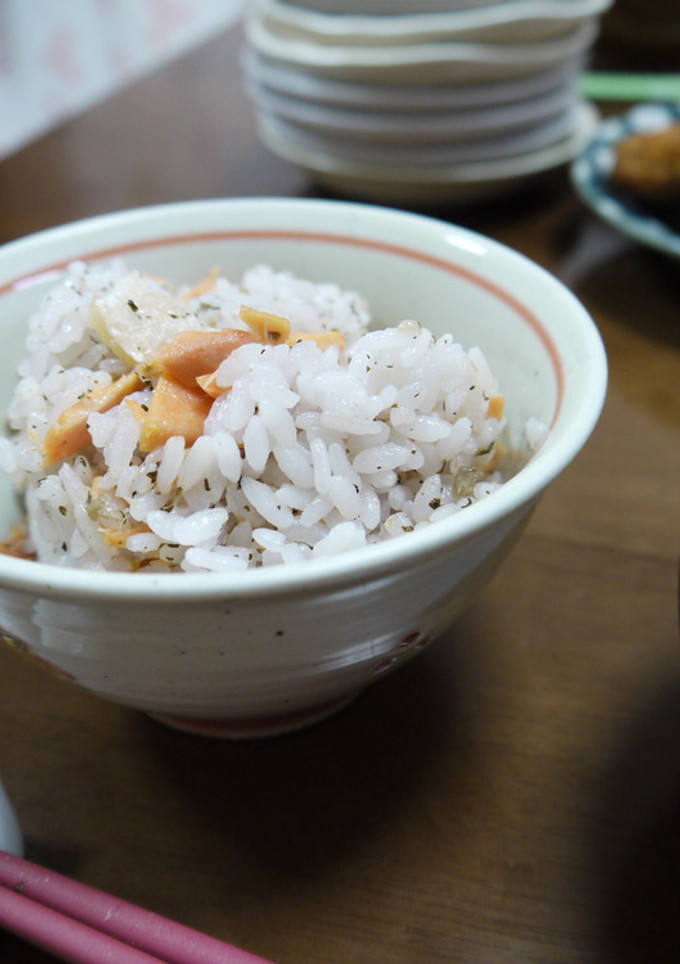 鮭とゆかりの炊き込みご飯。-レシピのメイン写真