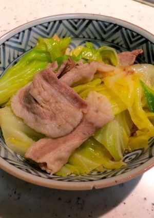 一人暮らしの夕食その２：豚バラ肉の酒蒸し-レシピのメイン写真