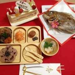 รูปของ ☆お食い初め☆息子用の食器で祝膳
