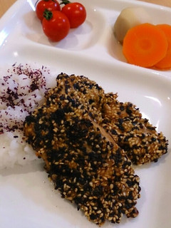 コクうま美味♪鶏むね肉のゴマ焼き-レシピのメイン写真