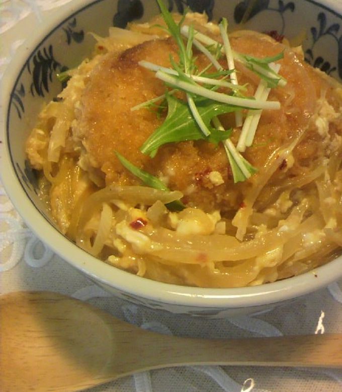 コロッケ丼 ひとりご飯＊コロッケ丼。 by きいのこ。 【クックパッド】 簡単