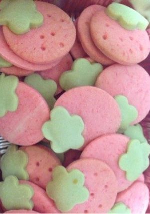 可愛いくておいしいイチゴのクッキー！-レシピのメイン写真