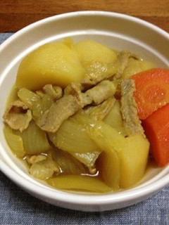 煮込むだけ☆肉じゃがカレー風味。-レシピのメイン写真