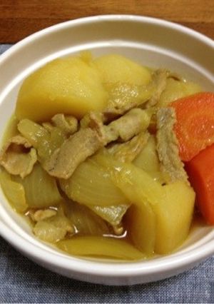 煮込むだけ☆肉じゃがカレー風味。-レシピのメイン写真