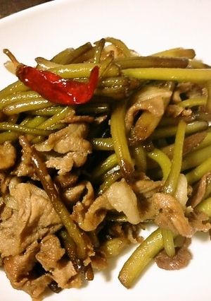 つわぶきと豚肉のキンピラ（ごま油風味）-レシピのメイン写真