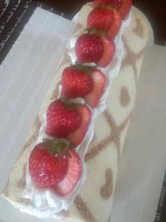 簡単☆ケーキ屋さんみたいなロールケーキ-レシピのメイン写真