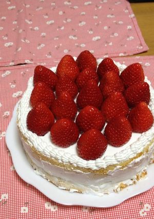 贅沢‼イチゴのデコレーションケーキ-レシピのメイン写真