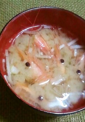 海老の頭の味噌汁とお刺身-レシピのメイン写真