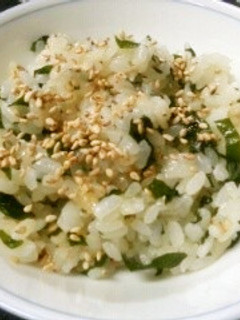 味覇でわかめご飯~簡単、混ぜるだけ-レシピのメイン写真
