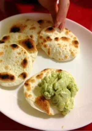 余った餃子の皮でアボカドタルタルディップ-レシピのメイン写真