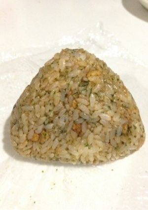 絶品！？そばめし風おにぎり☆-レシピのメイン写真