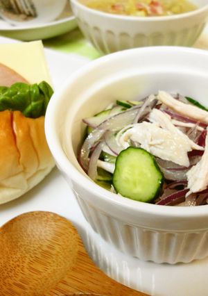 ＊蒸し鶏とレッドオニオンのサラダ＊-レシピのメイン写真