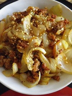 超簡単・玉ねぎとひき肉のどんぶり♪-レシピのメイン写真