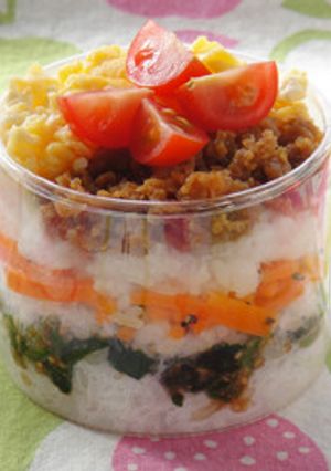 カップそぼろ丼-レシピのメイン写真