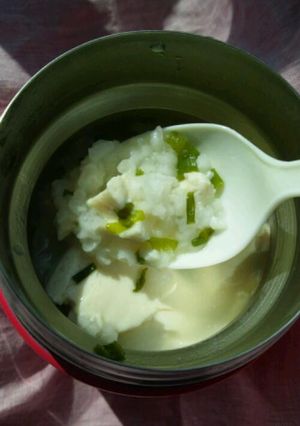 スープジャーで豆腐とねぎの中華粥-レシピのメイン写真