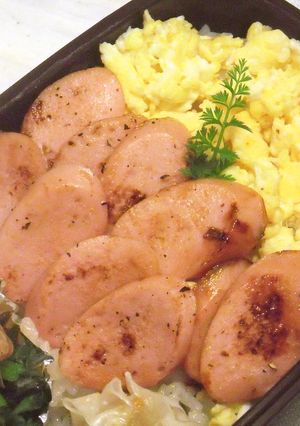 母の味☆魚肉ソーセージの黒胡椒炒め-レシピのメイン写真