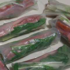 รูปของ 焼豚で生春巻き ～ごま油のタレで～