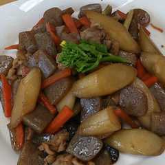 รูปของ 春味！ウドと鶏肉の炒め煮！